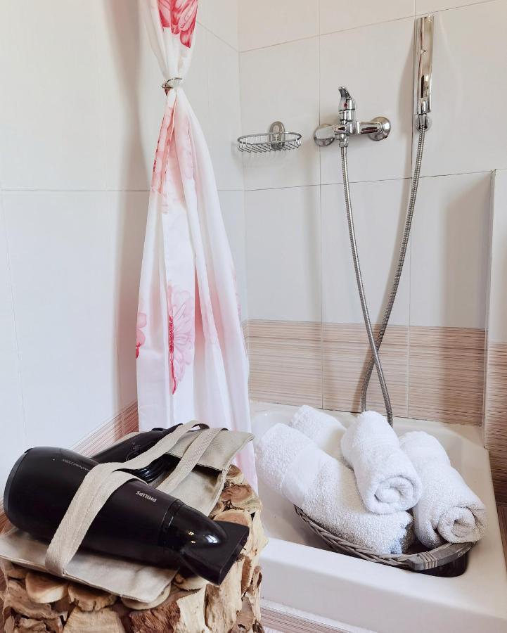 Four Seasons Of Bliss At Sohora Hotel 레팀노 외부 사진